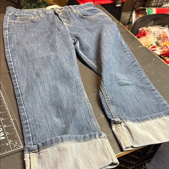 Merona Cuffed Capri Blue Jeans - Picture 4 of 8